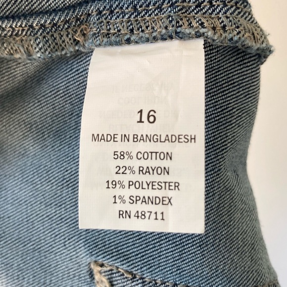 ✨NWT✨ Falls Creek Flare Jeans (Size 16) - Picture 8 of 9